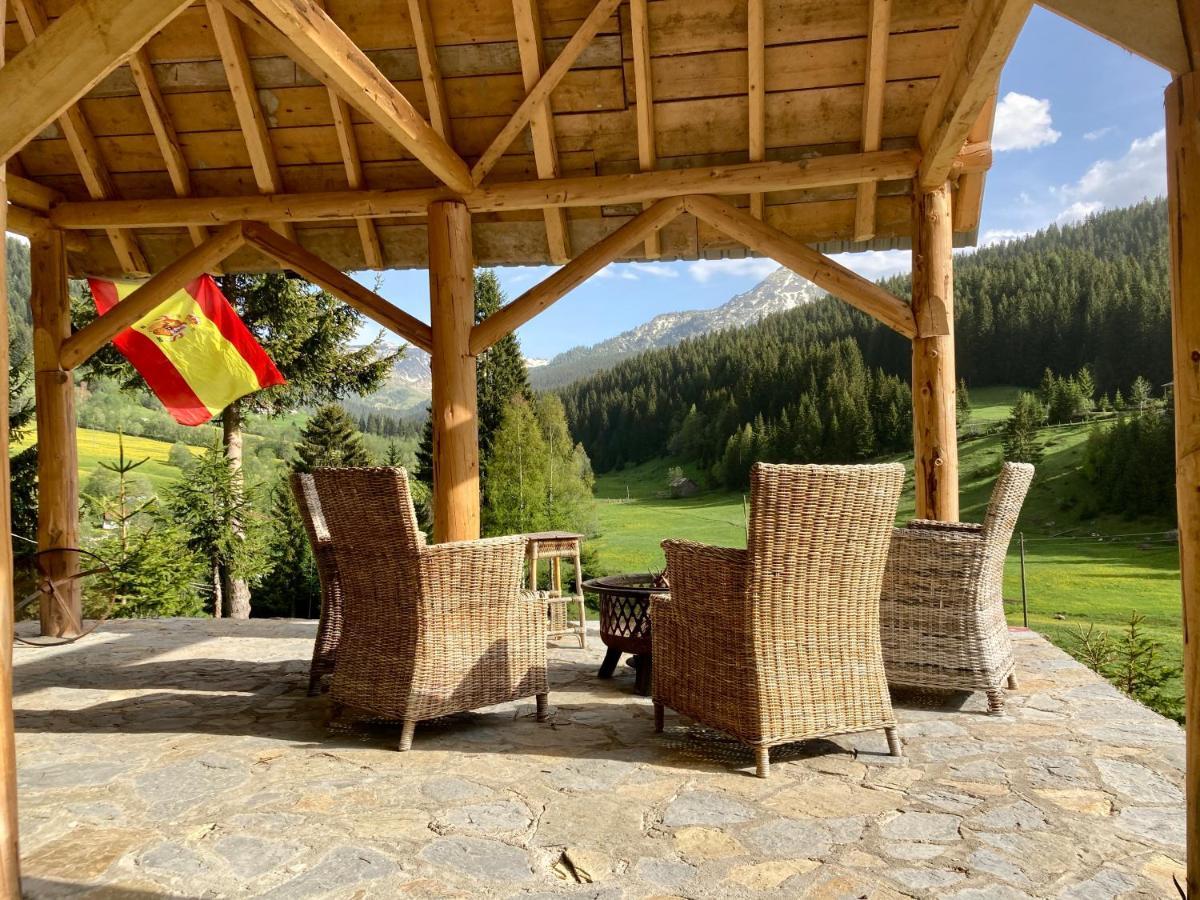 Pinetrees Lodge Плав Екстериор снимка