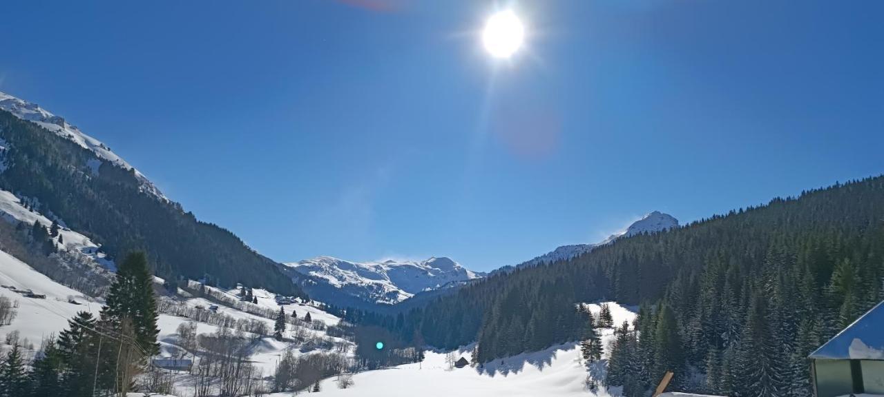 Pinetrees Lodge Плав Екстериор снимка