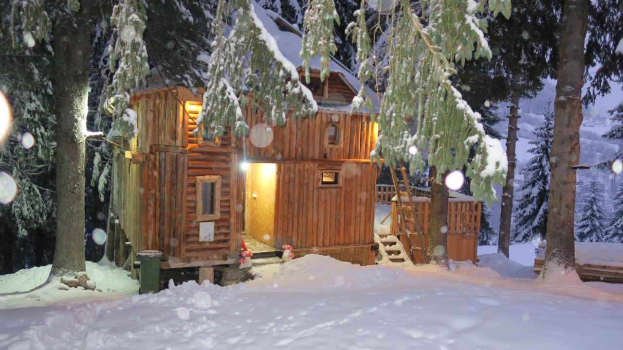 Pinetrees Lodge Плав Екстериор снимка
